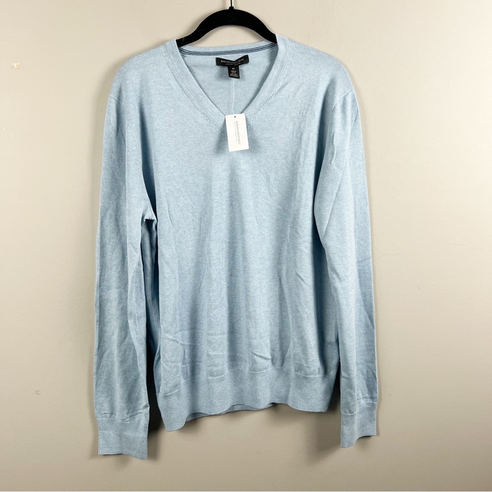 Banana Republic luxury cashmere silk blend mens v neck sweater